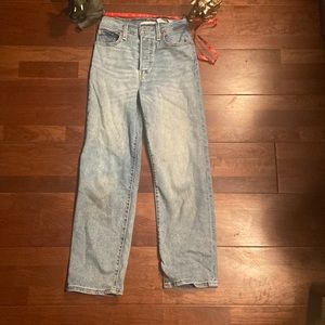 Levi’s ribcage straight jeans 25